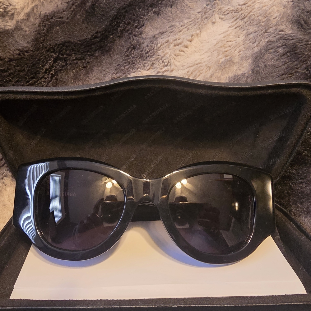 Balenciaga Black Sunglasses - Picture 2 of 6